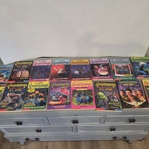 Vtg Goosebumps R.L. Stine Paperback Book Lot of 17 Scholastic 3 Series 2000 Kids